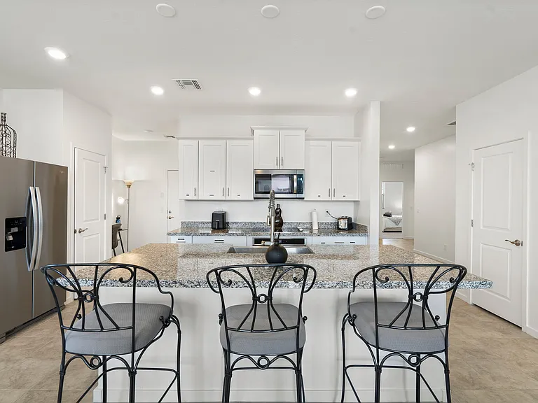 S 224th Ln — Photo 3