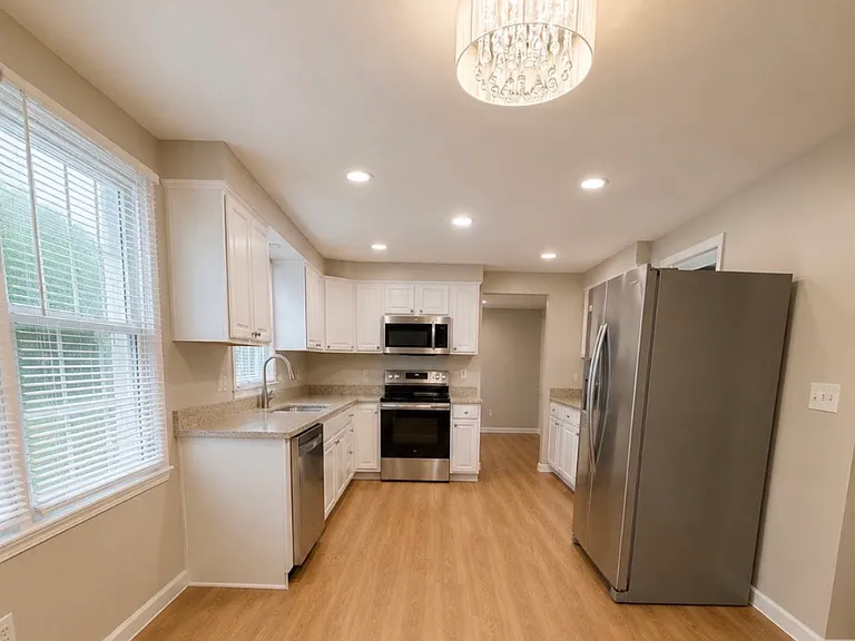 10 Inglesid Ln — Photo 9