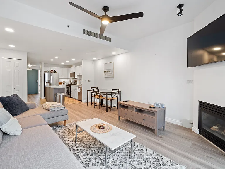 1240 India St #1509 — Photo 4