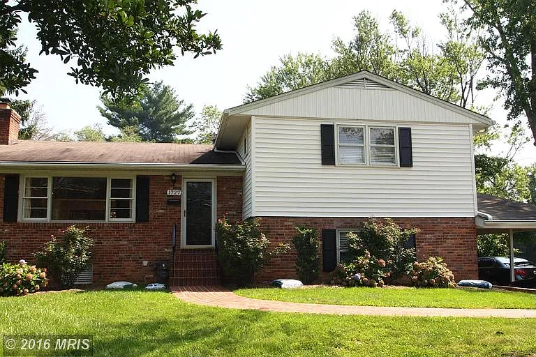 1727 Great Falls St photo 1