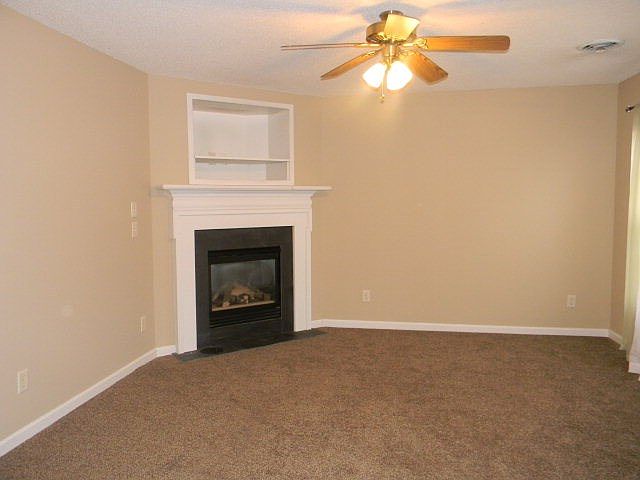 2nd image of 4745 Honeysuckle Ln