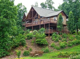 22 Hummingbird Ln, Bryson City, NC 28713