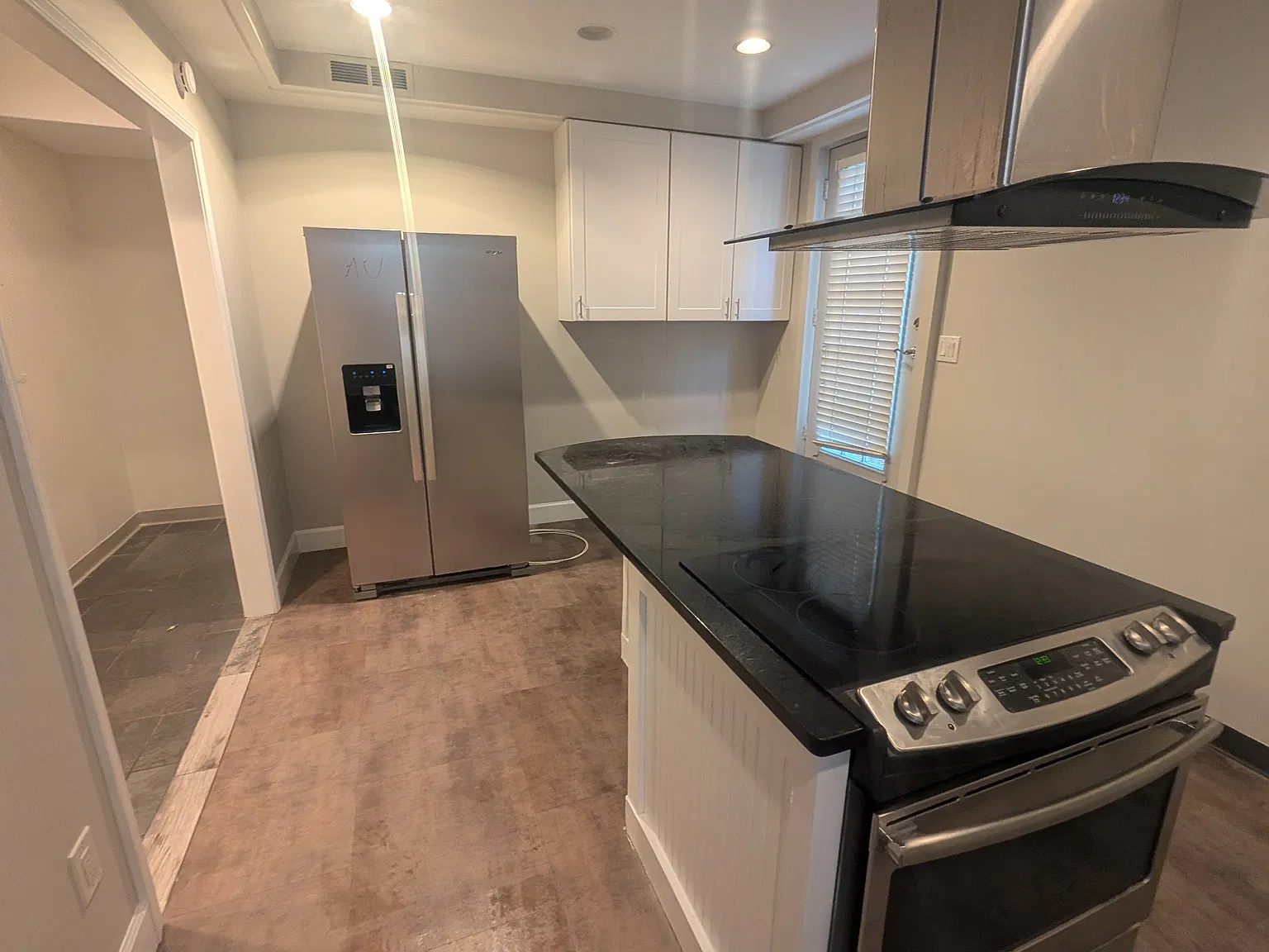 3 bed, 1100 sqft, $1,800 — Photo 4