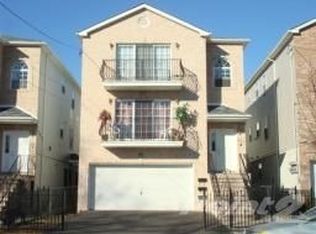 215 Badger Ave, Newark, NJ 07108