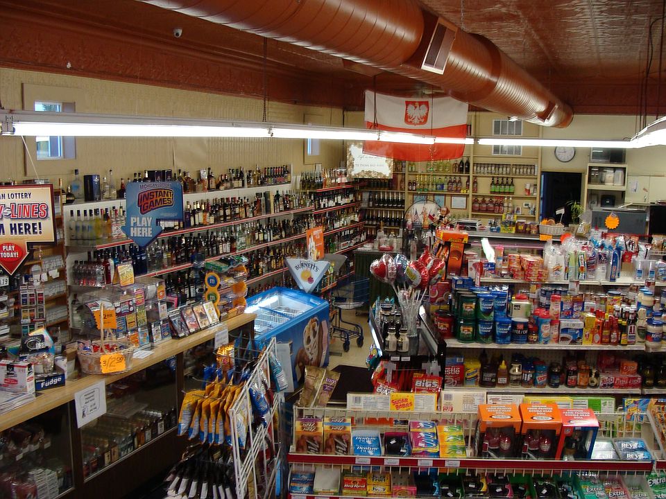 Liquor & Groceries