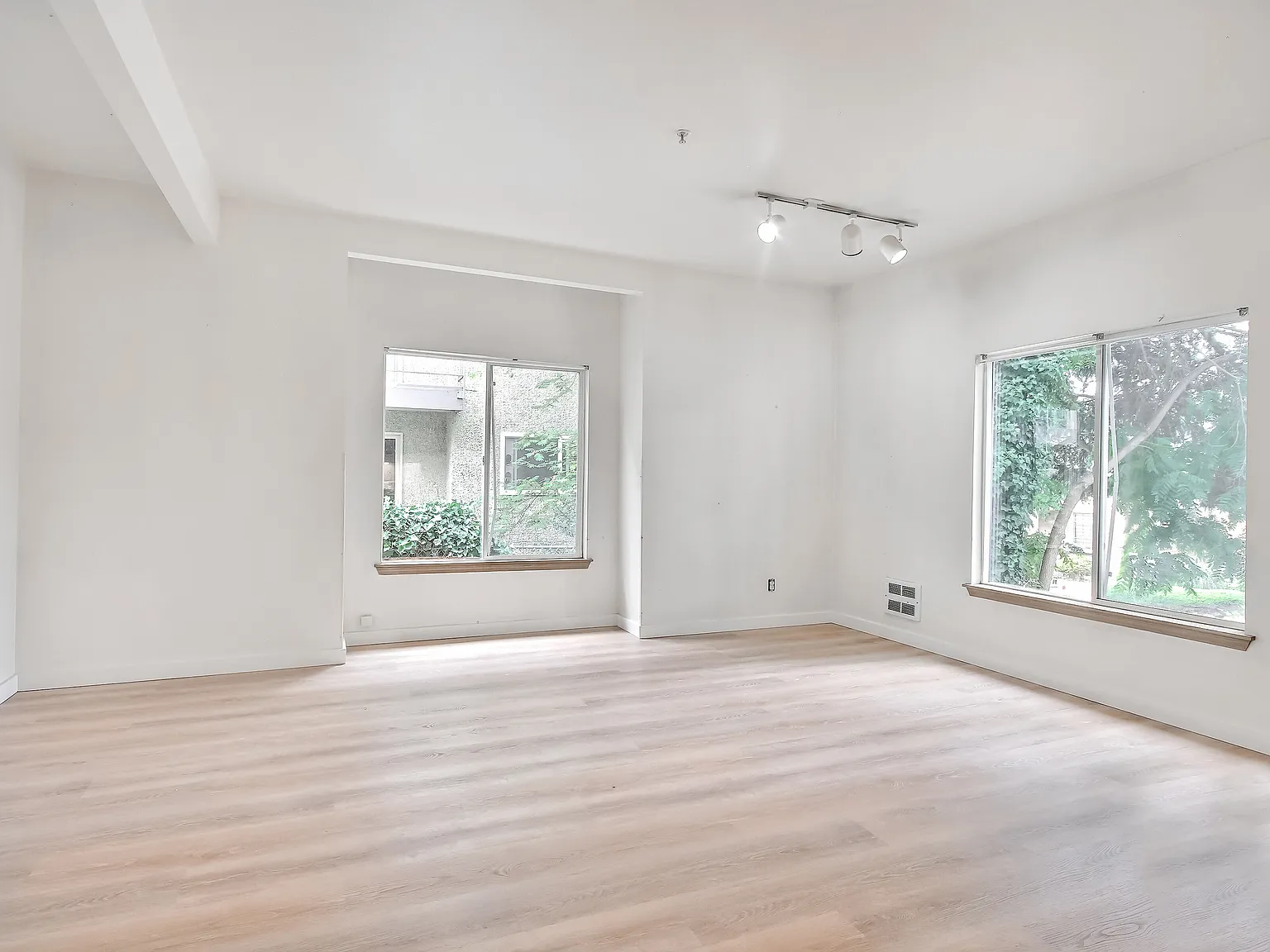 4 bed, 1200 sqft, $5,000 — Photo 3