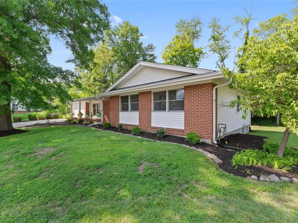 749 Beauvais Ct, Saint Louis, MO 63141