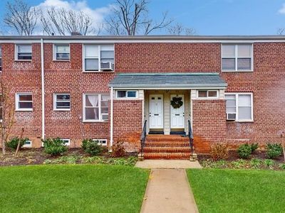 83 Edwards Street #1A, Roslyn Heights, NY, 11577