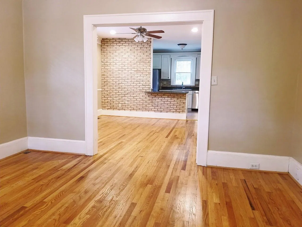 105 Whitehall St — Photo 4
