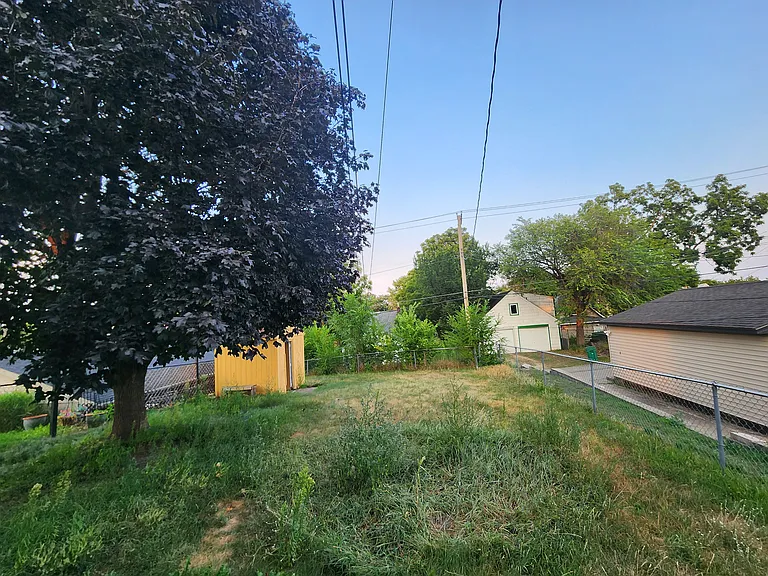 405 2nd Ave S — Photo 46