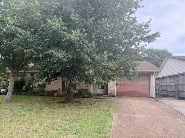 129 Astoria Dr, Cedar Hill, TX 75104