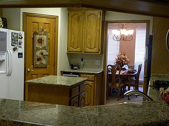 5th image of 3313 Pecan Park Dr