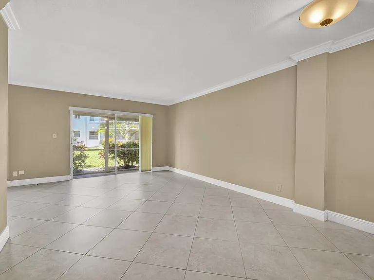 5501 NW 2nd Ave #111 — Photo 11