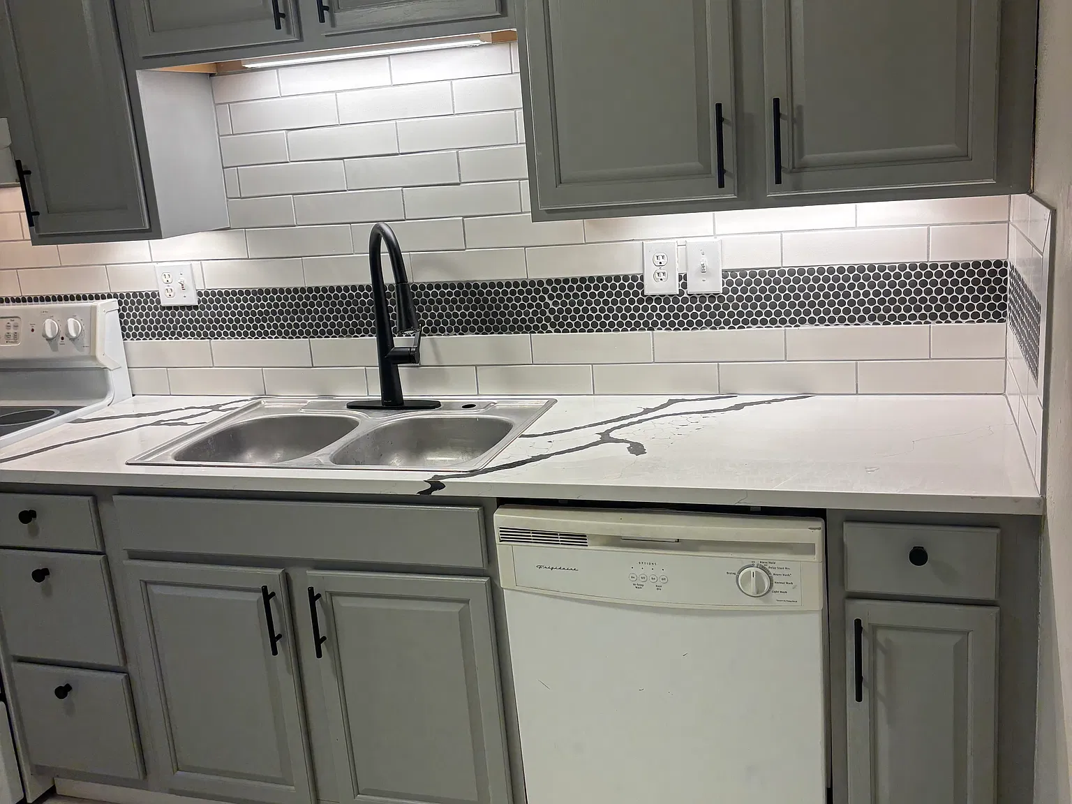 2 bed, 900 sqft, $1,350 — Photo 3