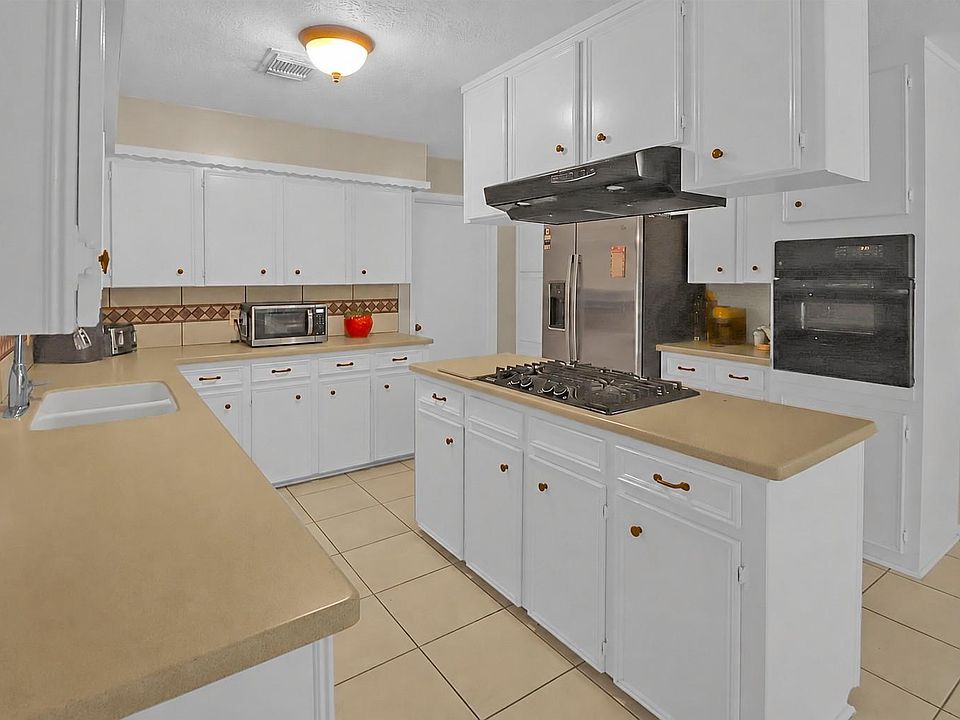 1st image of 4205 Lariat Dr