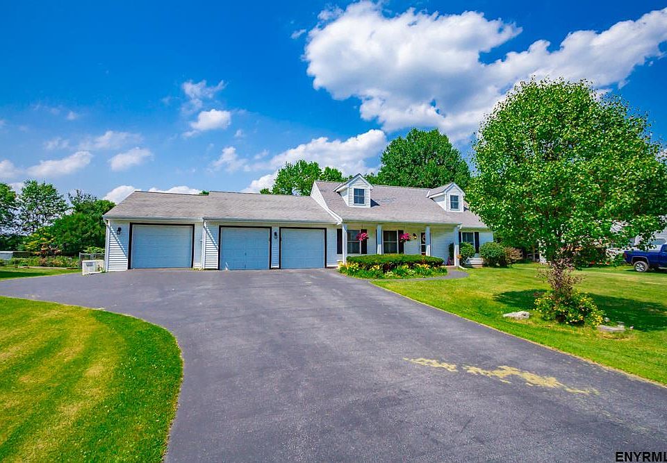 2nd image of 6 Cottonwood Ct