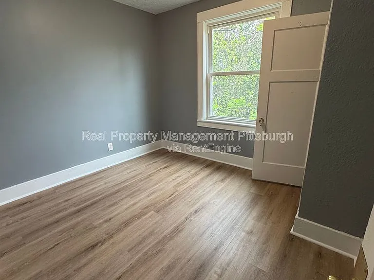 311 W Burgess St #1 — Photo 10