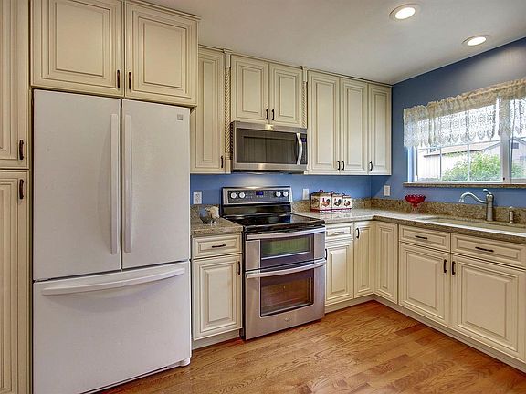 5th image of 206 Sharon Way