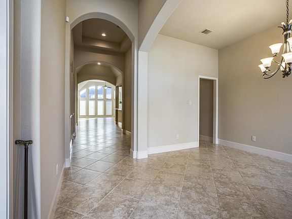 3rd image of 2807 Crescent Valley Ct