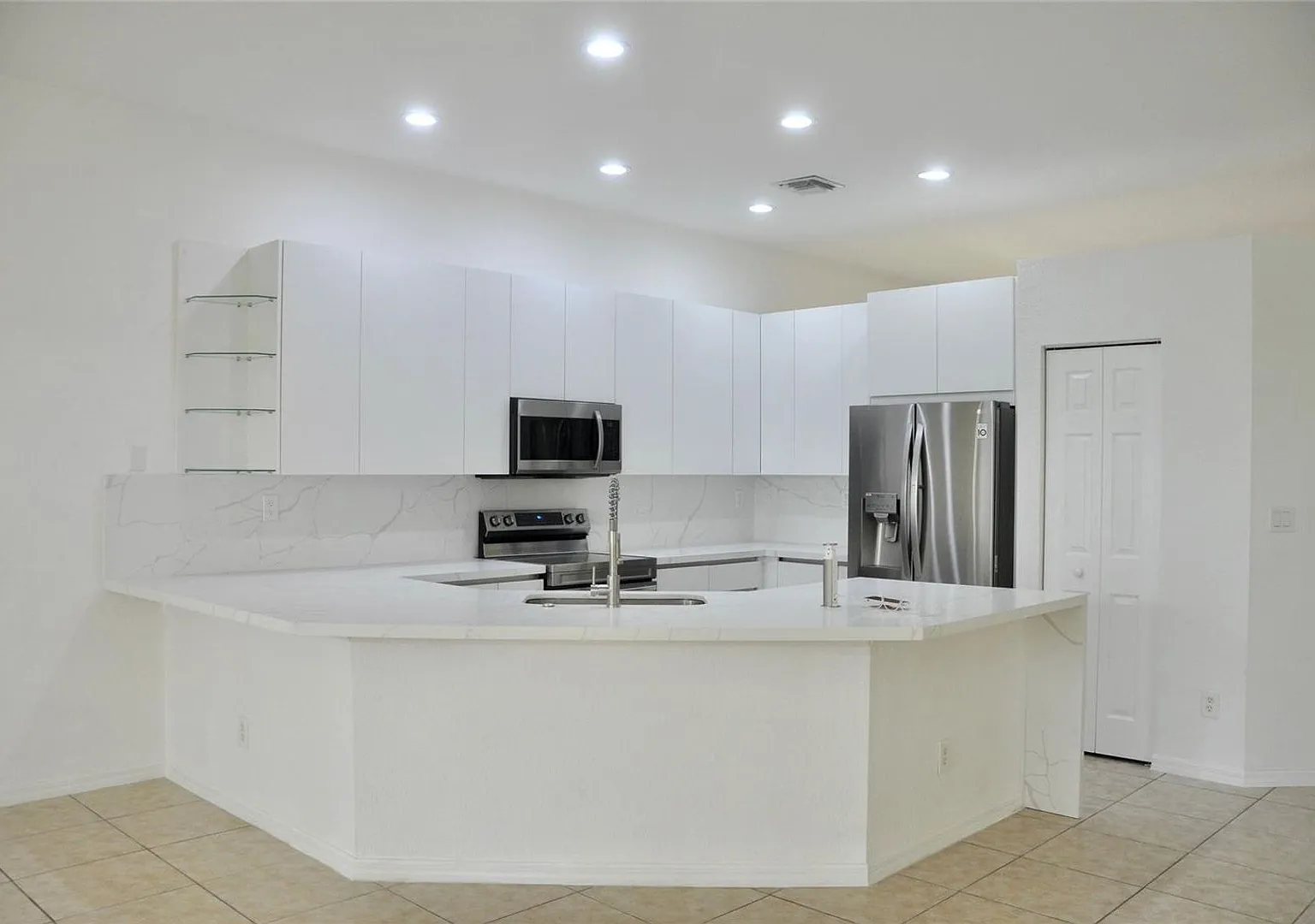 19496 S Whitewater Avenue, Weston, FL 33332 - 2442 — Photo 1