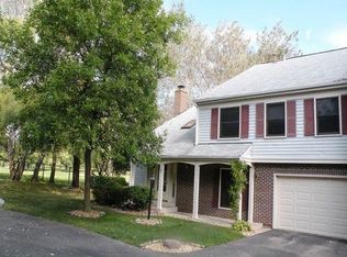 151 Bright Ridge Dr, Schaumburg, IL 60194