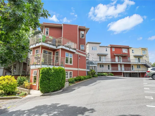 908 Brock Ave #201, Langford, BC V9B 3C6