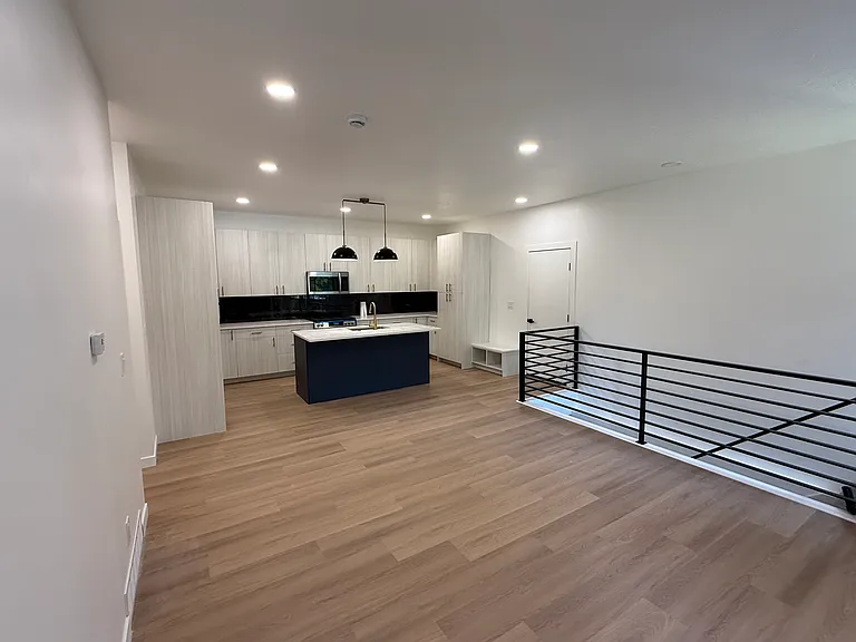 7240 S 525 E — Photo 3