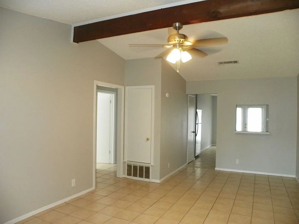 1st image of 1305 Westcott Dr #B