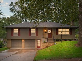 9615 W 92nd Ter, Overland Park, KS 66212
