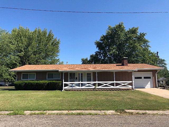 1st image of 805 W Woodlawn Ave
