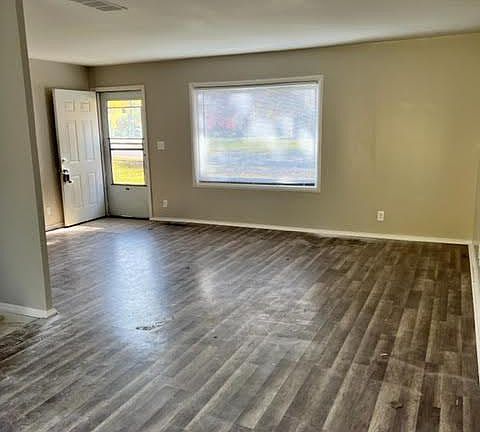 5th image of 9613 Crestbrook Dr