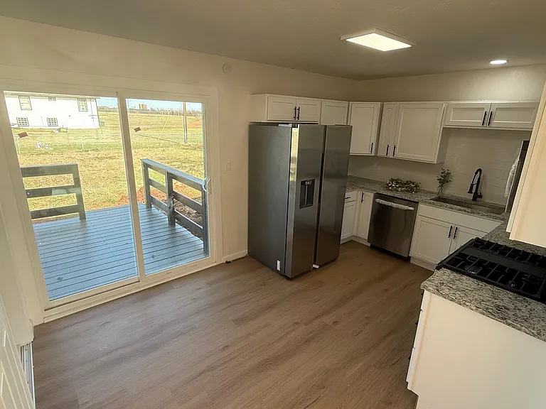732 SW 46th St — Photo 11