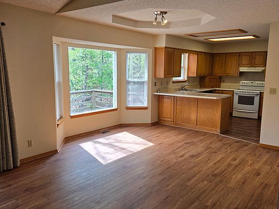 3rd image of 8 Ciemny Ln