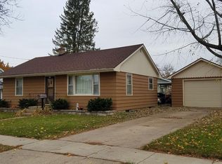 680 6th St, Prairie Du Sac, WI 53578