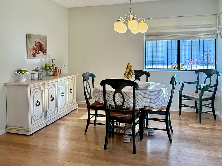 446 Stanford Dr — Photo 10