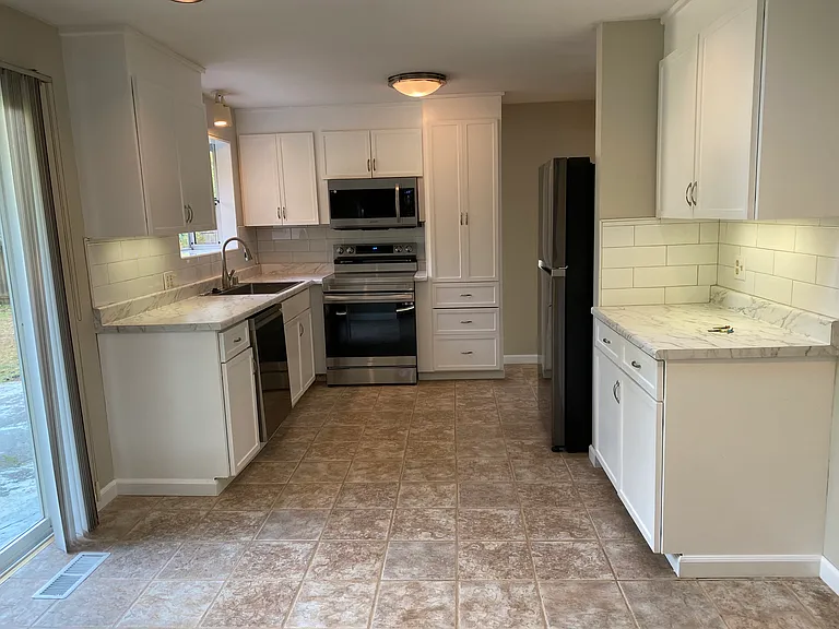 NE 27th Pl — Photo 12