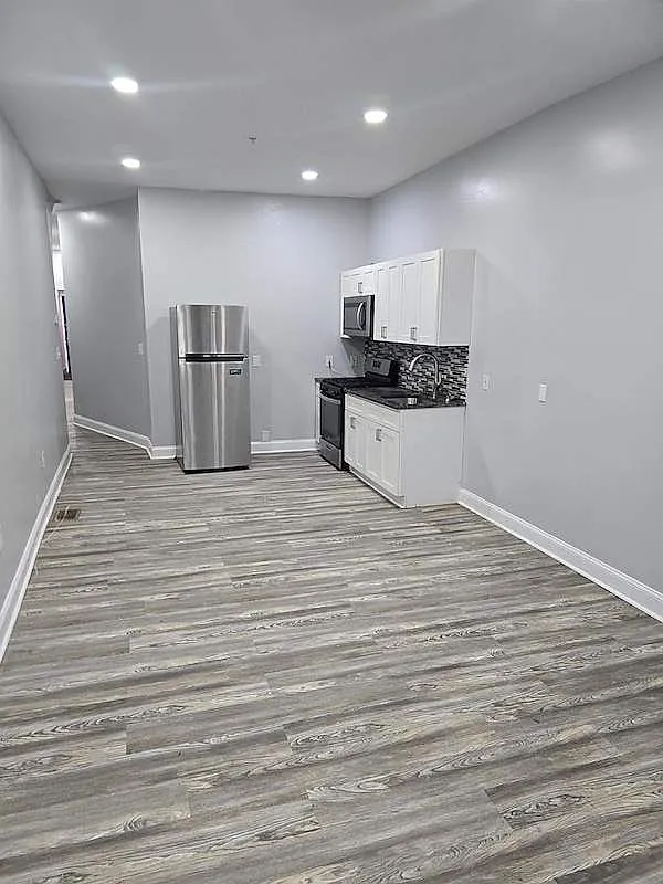 2 bed, 800 sqft, $1,150 — Photo 3
