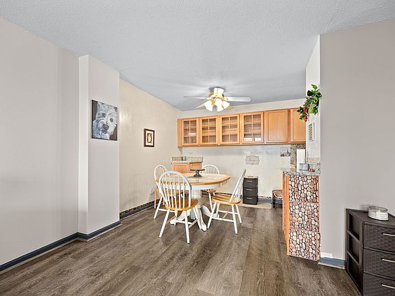 5th image of 1043 S York Rd APT 406