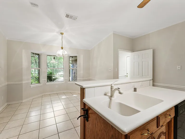 120 Hope Cir — Photo 2