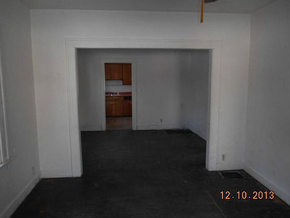 3rd image of 954 N Drexel Ave