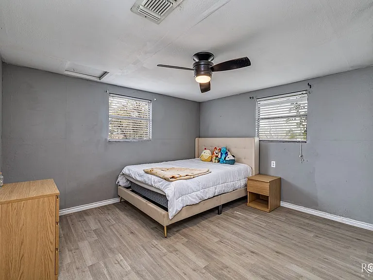 226 W Avenue M — Photo 10
