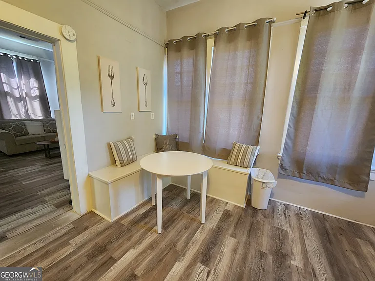 917 Oakview Ave #5 — Photo 5
