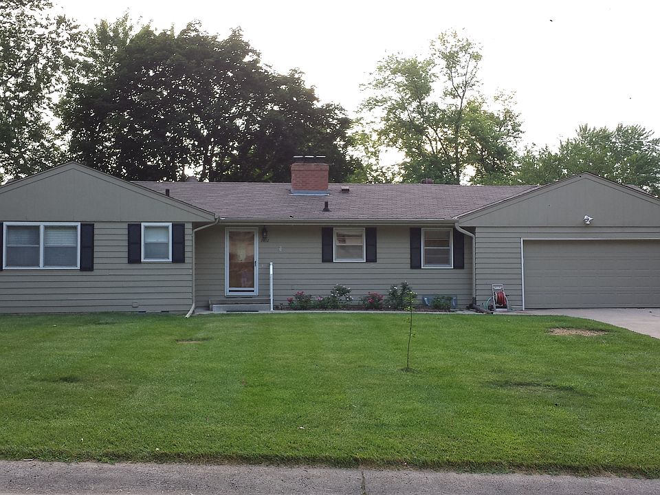 1st image of 2812 S 105th Ave