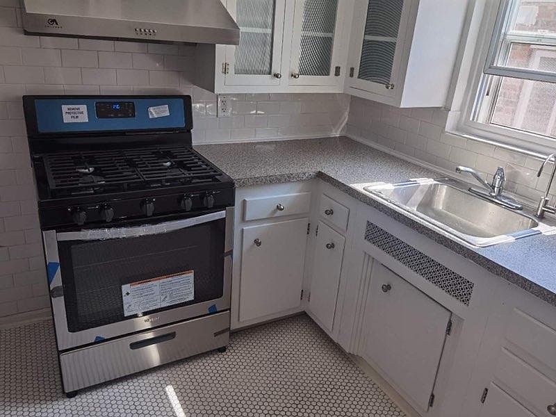 1st image of 862 Revere Ave #1