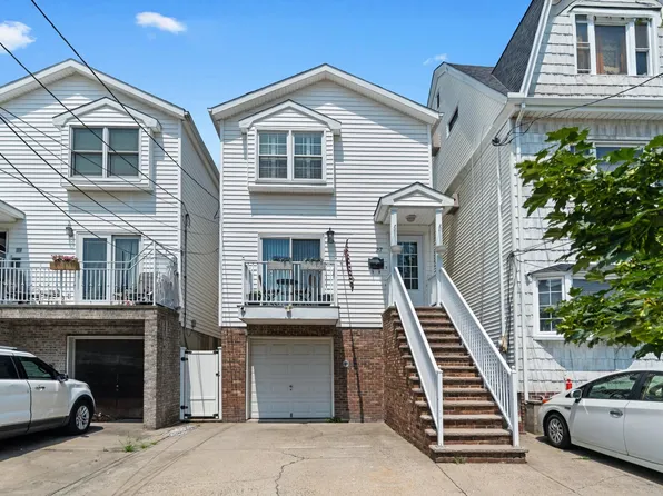 27 E 34th St, Bayonne, NJ 07002