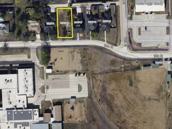 209 E 10th St, Ferris, TX 75125