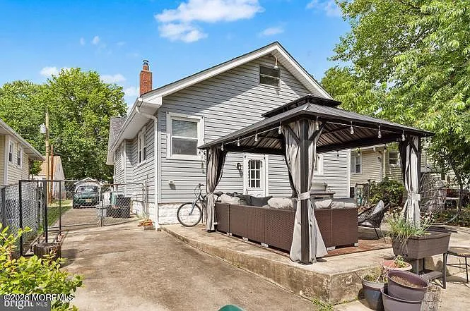 12 Eden Ave — Photo 3