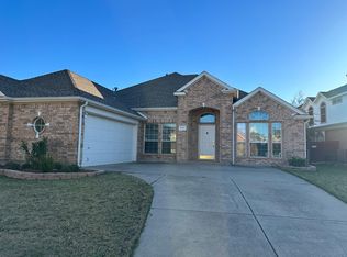 2827 Andrews Dr, Grand Prairie, TX 75052