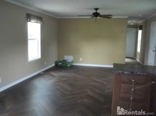 4015 Flamingo Dr, Dubuque, IA 52001