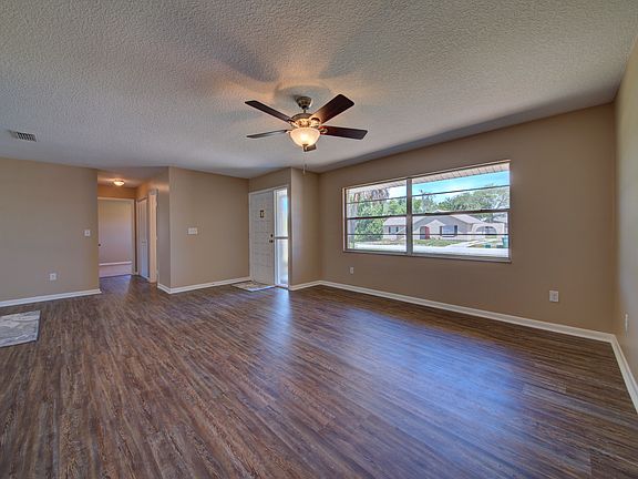 4th image of 1371 Dandelion Dr